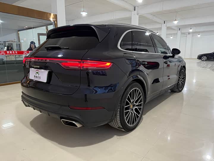 Фото 6 - Porsche Cayenne Hybrid