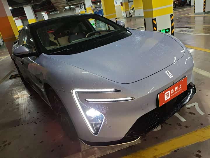 Фото 2 - Avatr 06