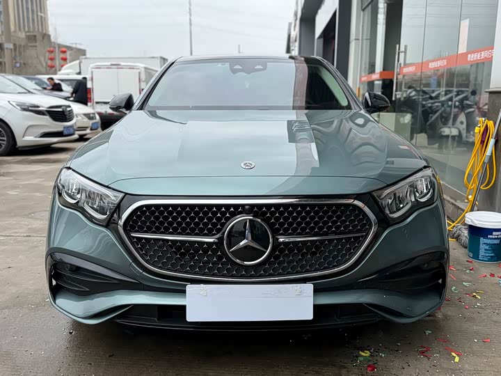 Фото 2 - Mercedes-Benz E-Class