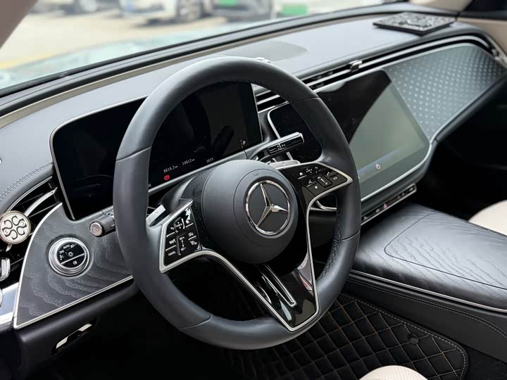 Фото 7 - Mercedes-Benz E-Class