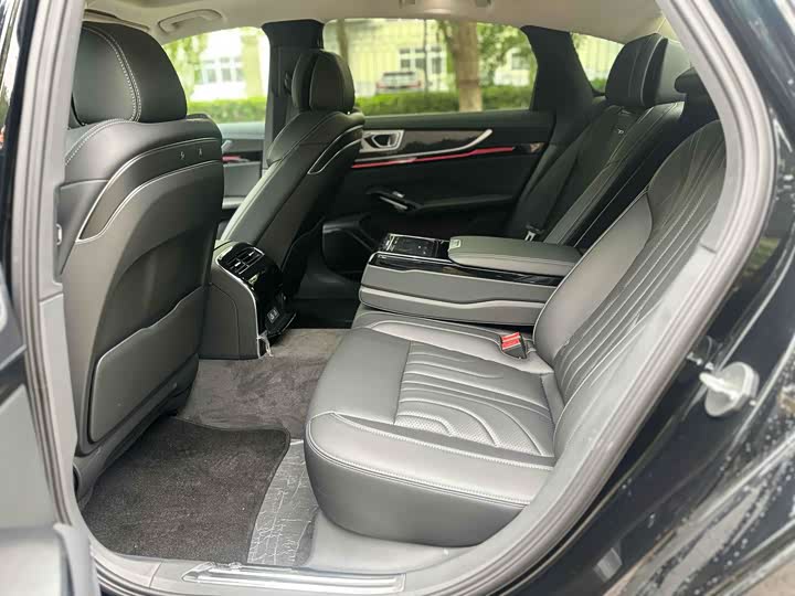 Фото 8 - Hongqi H9