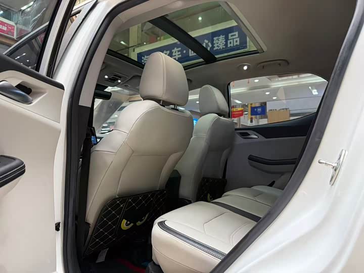 Фото 9 - BYD Yuan Pro