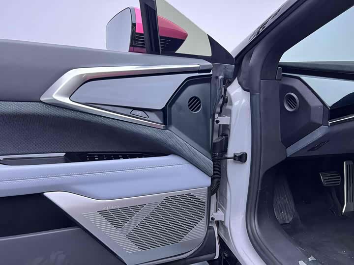 Фото 7 - HiPhi Z