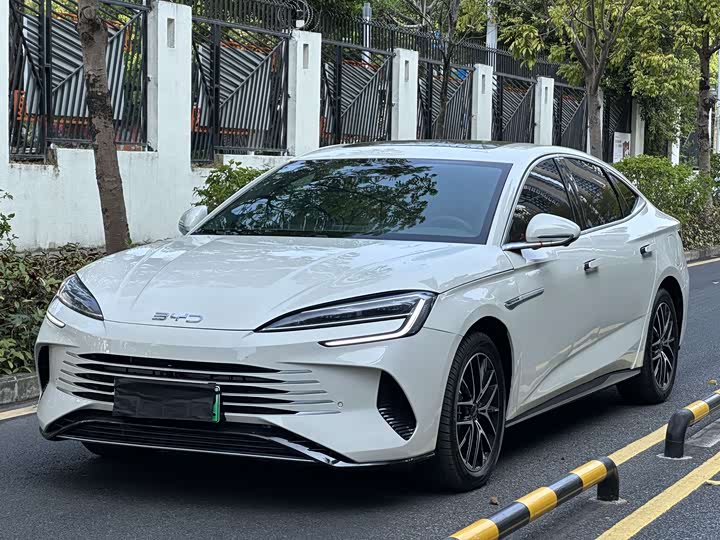 Photo 1 - BYD Seal 07 DM-i Hybrid