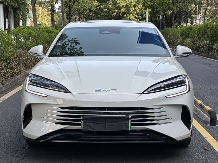 Photo 2 - BYD Seal 07 DM-i Hybrid