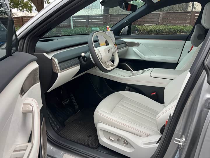 Фото 9 - Nio Onvo L60