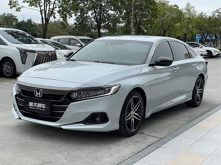 Фото 1 - Honda Accord