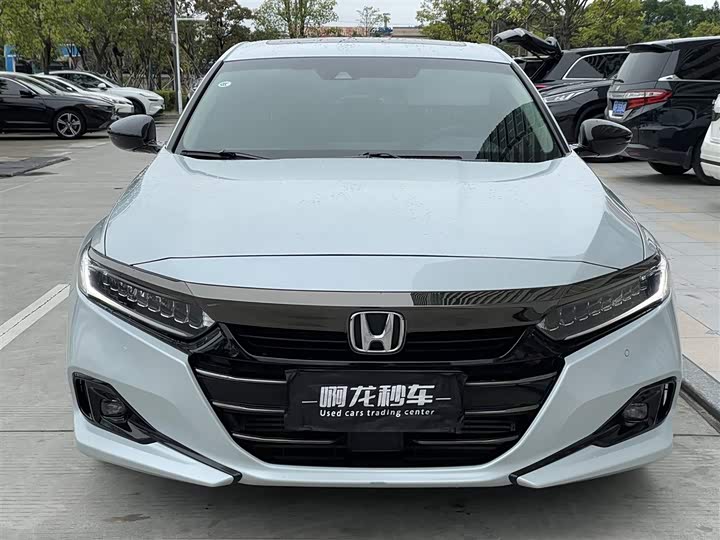 Фото 2 - Honda Accord