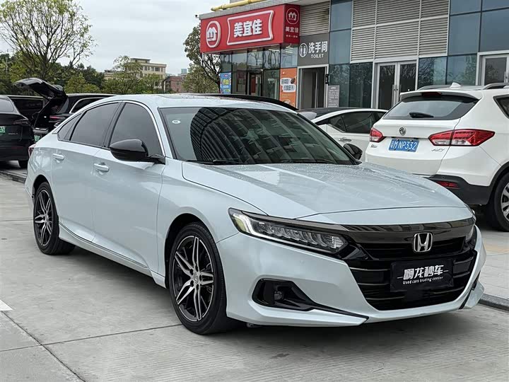 Фото 3 - Honda Accord