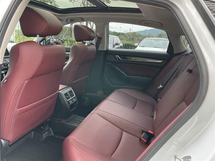 Фото 5 - Honda Accord