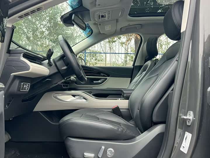 Фото 5 - Lincoln Nautilus