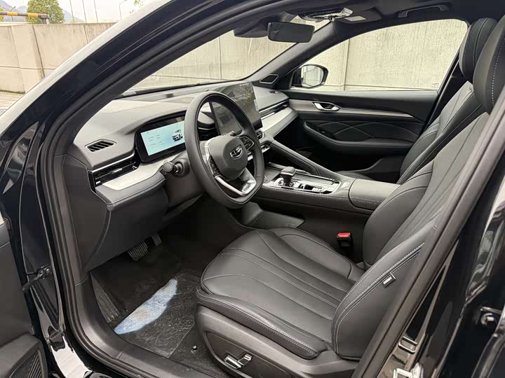 Фото 4 - Geely Preface