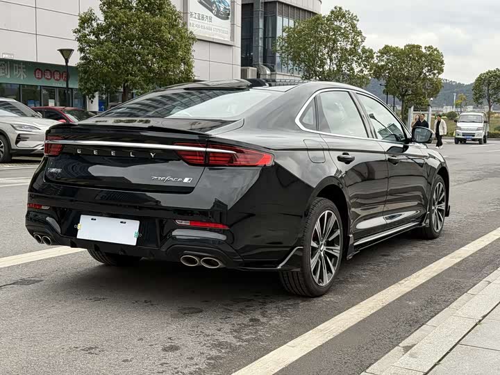 Фото 7 - Geely Preface