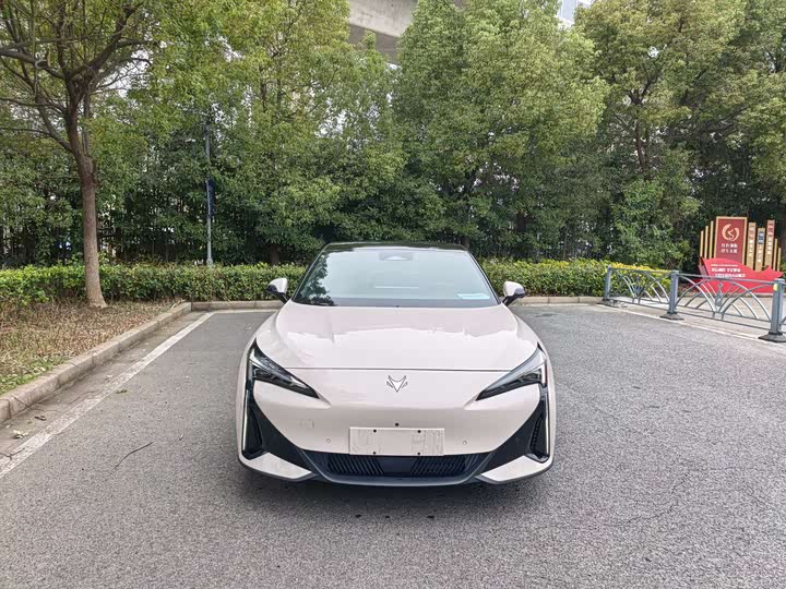 Фото 2 - BAIC Arcfox Alpha S5