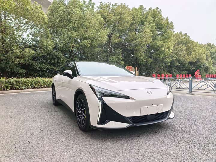 Фото 3 - BAIC Arcfox Alpha S5