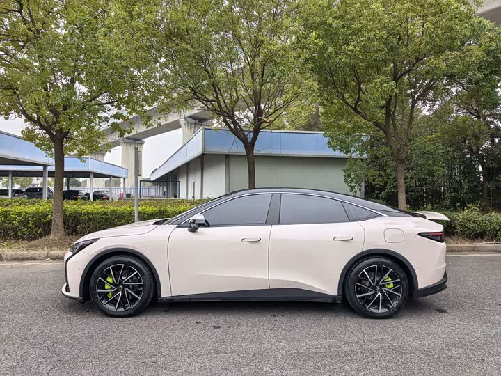 Фото 4 - BAIC Arcfox Alpha S5