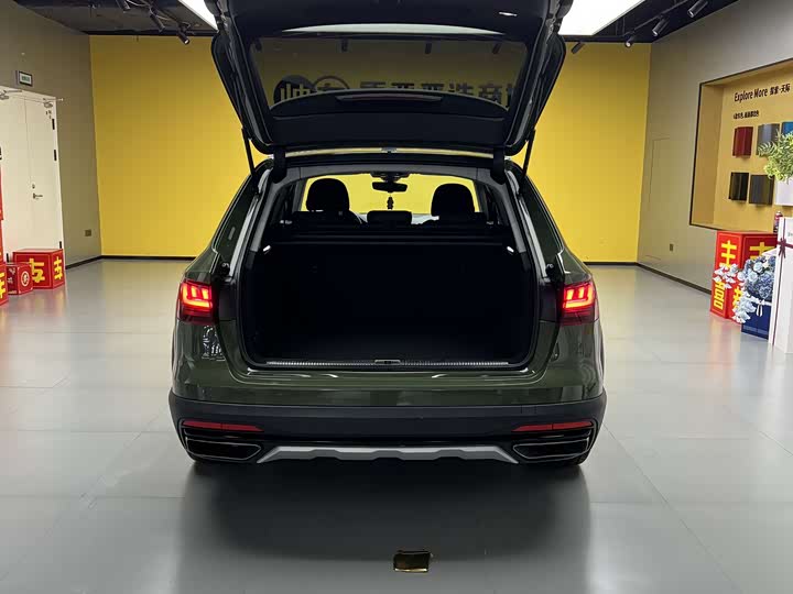 Фото 8 - Audi A4