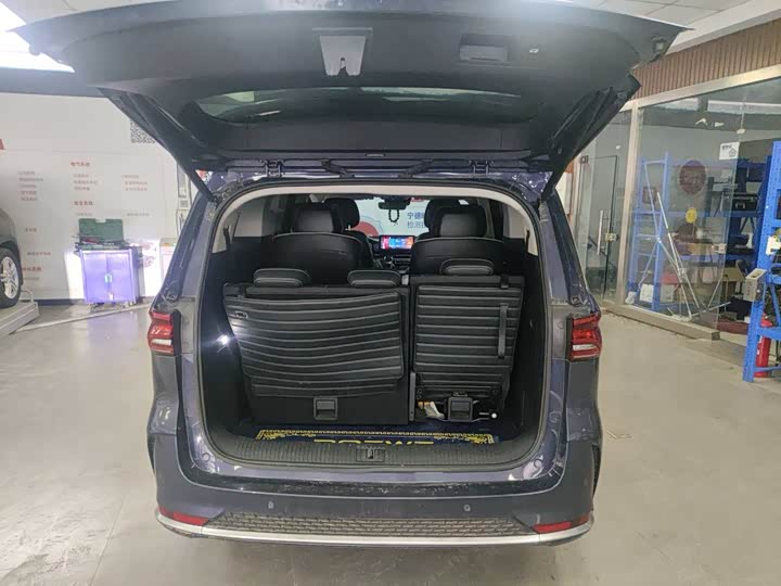 Фото 8 - Roewe iMax 8