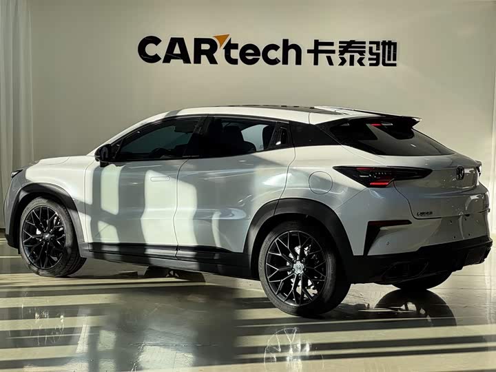 Фото 2 - Changan UNI-T