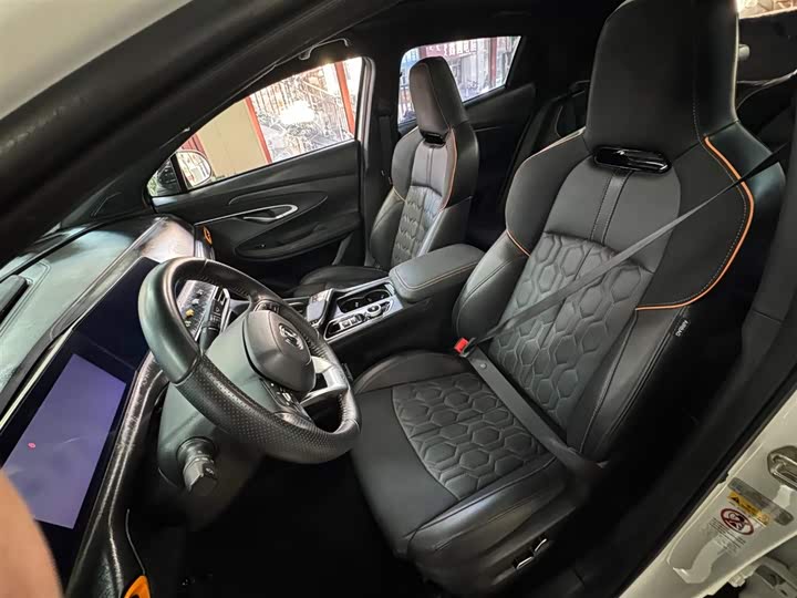 Фото 8 - Changan UNI-T