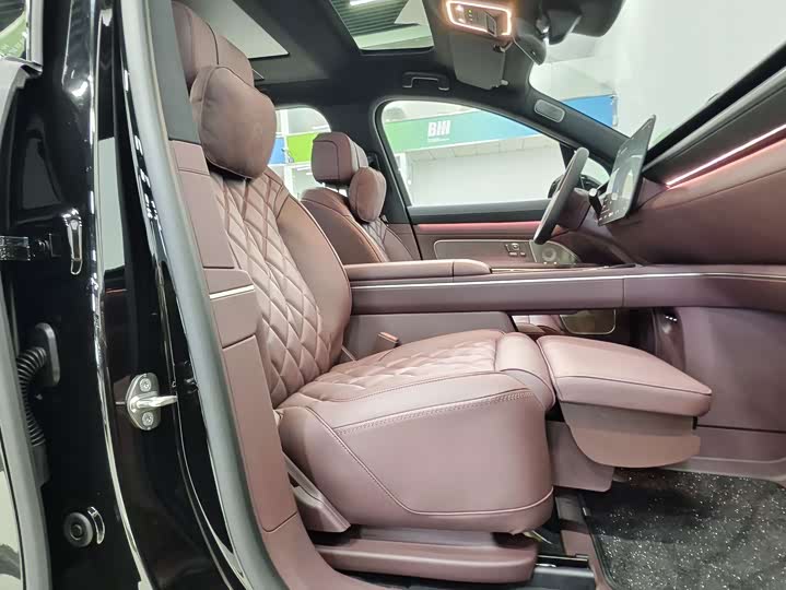 Фото 7 - Nio ES8