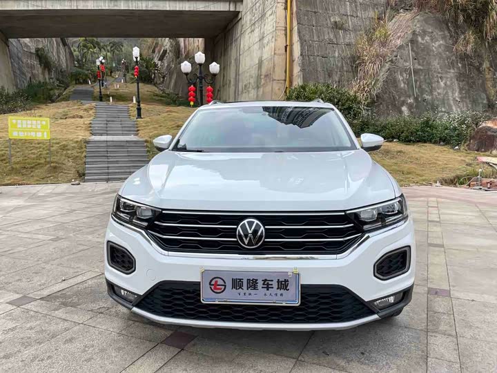 Photo 2 - Volkswagen T-Roc