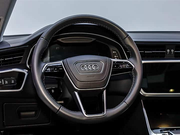 Фото 4 - Audi A6L