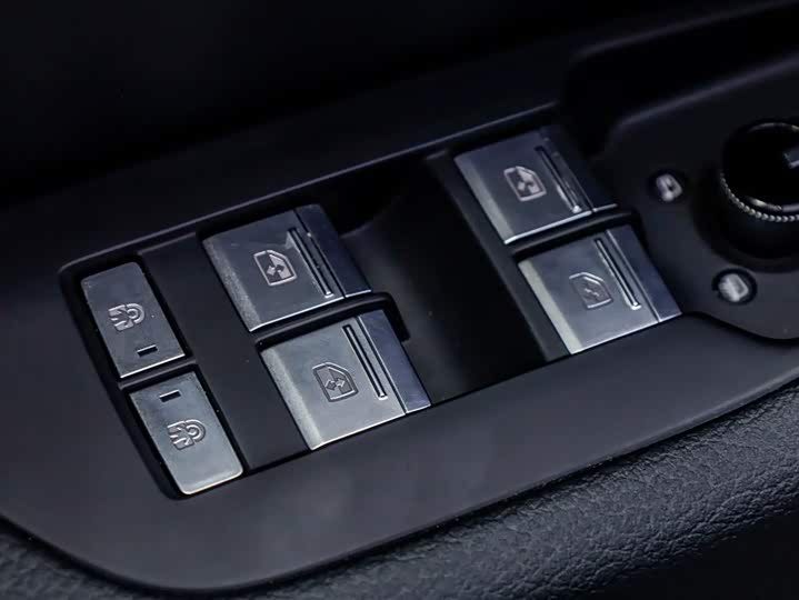 Фото 9 - Audi A6L