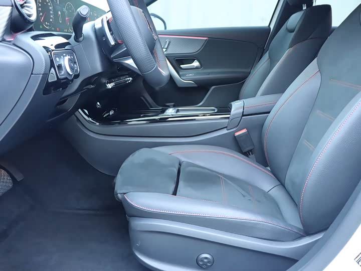 Фото 5 - Mercedes-Benz A-Class