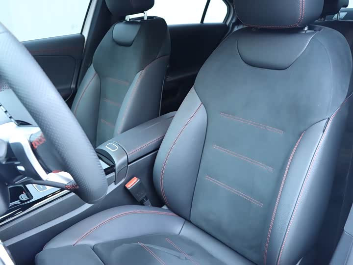 Фото 7 - Mercedes-Benz A-Class