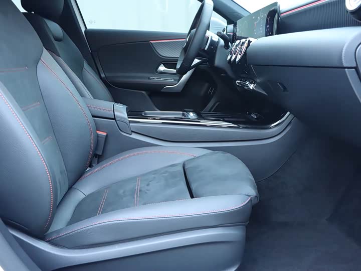 Фото 8 - Mercedes-Benz A-Class