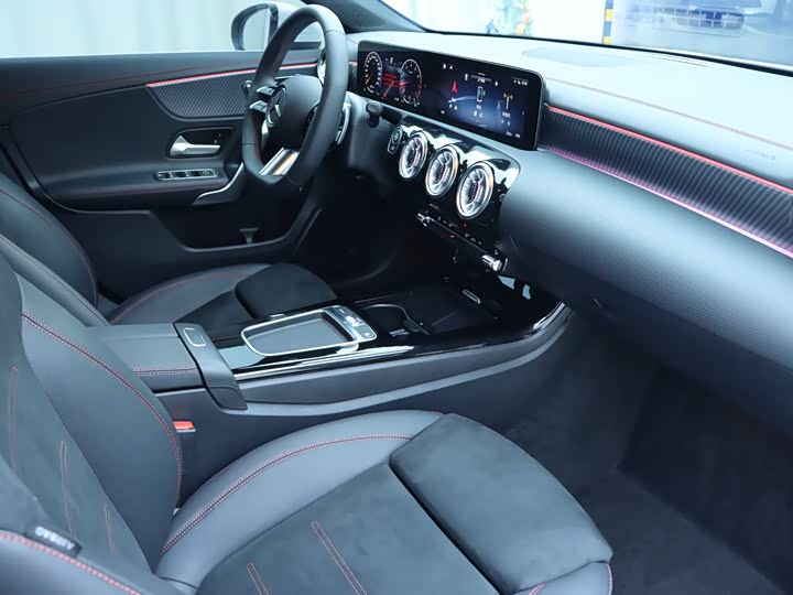 Фото 9 - Mercedes-Benz A-Class