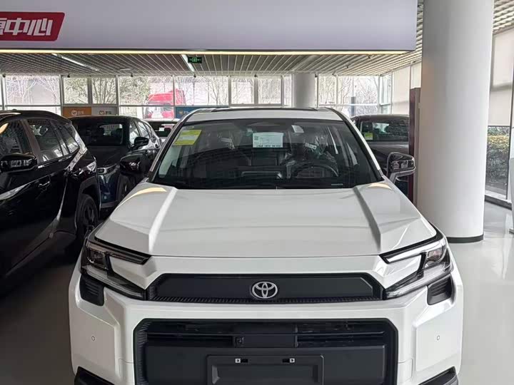 Фото 2 - Toyota RAV4