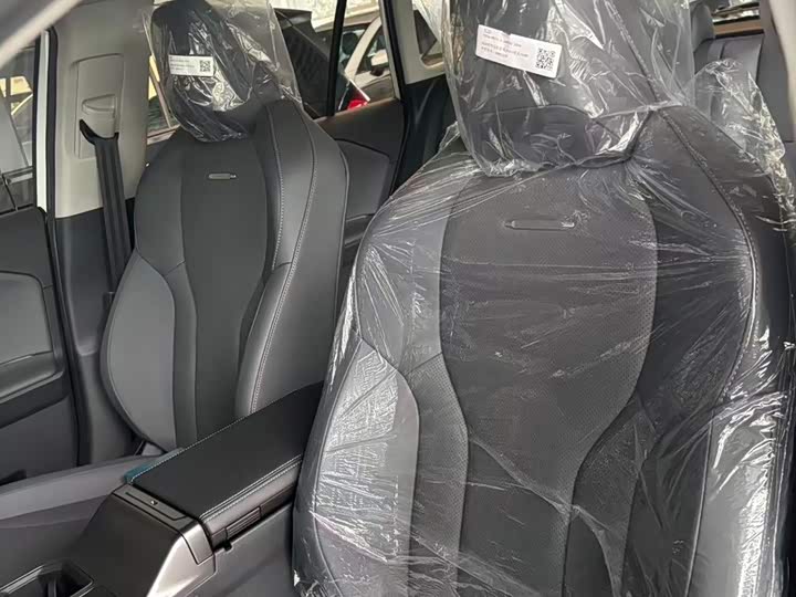 Фото 8 - Toyota RAV4