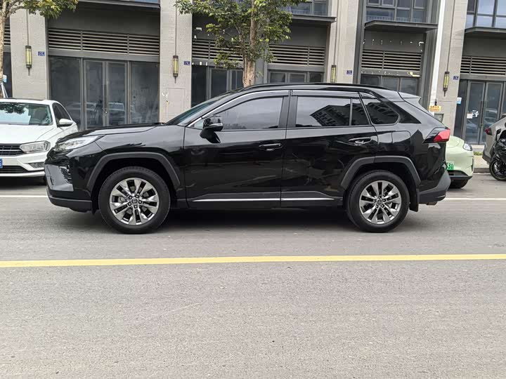 Photo 4 - Toyota Wildlander