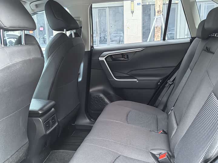 Photo 8 - Toyota Wildlander