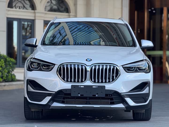Фото 2 - BMW X1