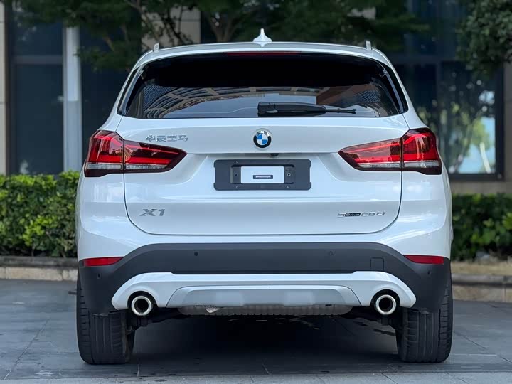 Фото 8 - BMW X1