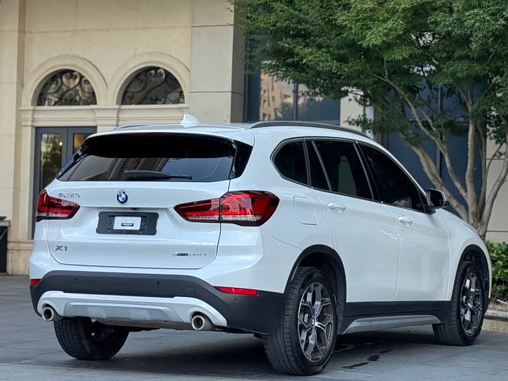 Фото 9 - BMW X1