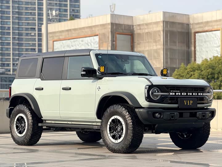 Фото 8 - Ford Bronco