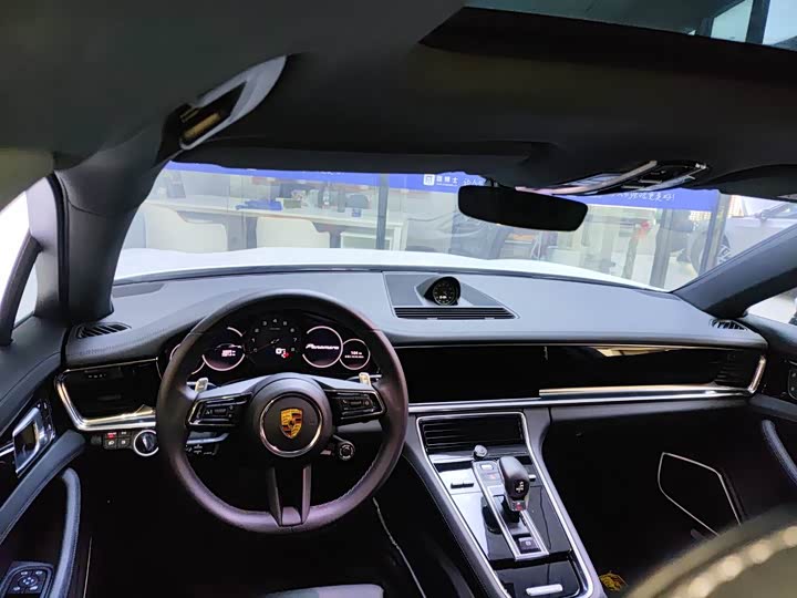 Фото 3 - Porsche Panamera