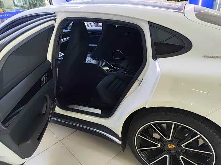 Фото 4 - Porsche Panamera