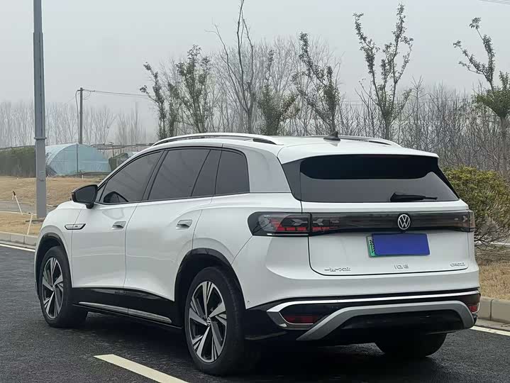 Photo 4 - Volkswagen ID.6 Crozz