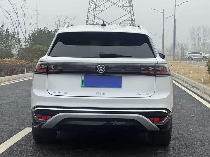 Photo 6 - Volkswagen ID.6 Crozz