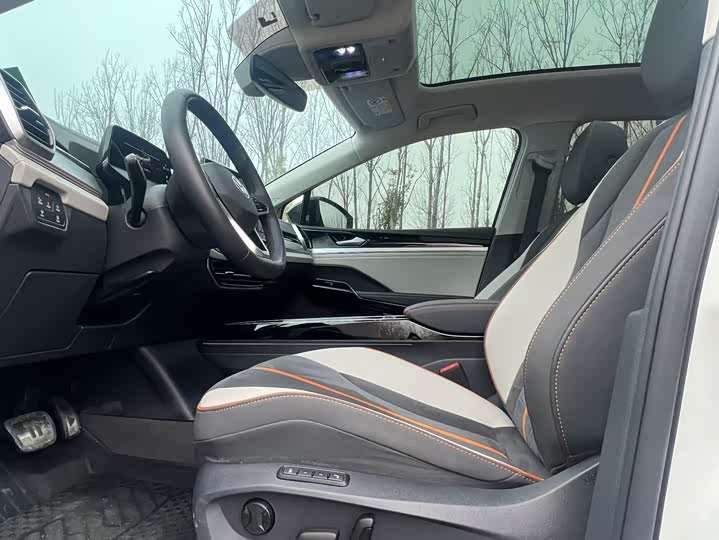 Photo 7 - Volkswagen ID.6 Crozz