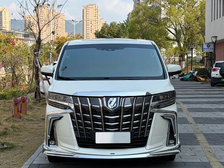 Photo 2 - Toyota Alphard
