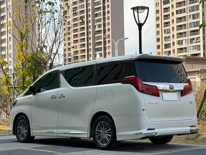 Photo 4 - Toyota Alphard