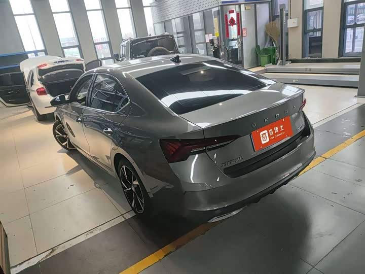 Photo 4 - Skoda Octavia Pro