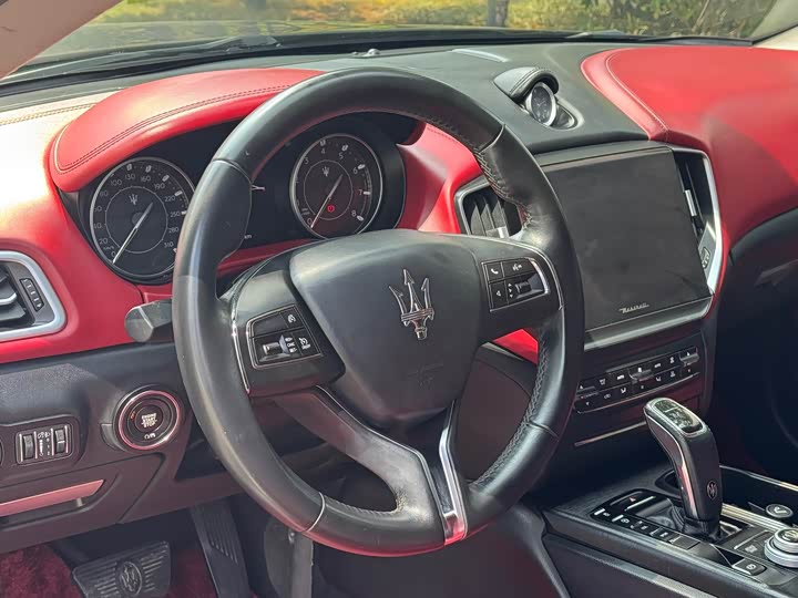 Фото 8 - Maserati Ghibli