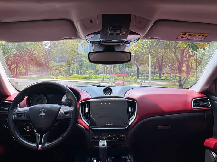 Фото 9 - Maserati Ghibli